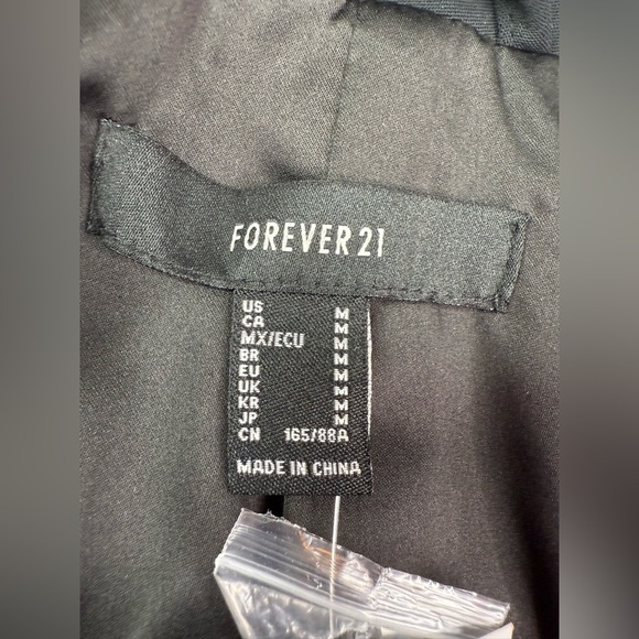 NWT Forever 21 Rhinestone Single Breasted Blazer Black Size Medium - Picture 5 of 10